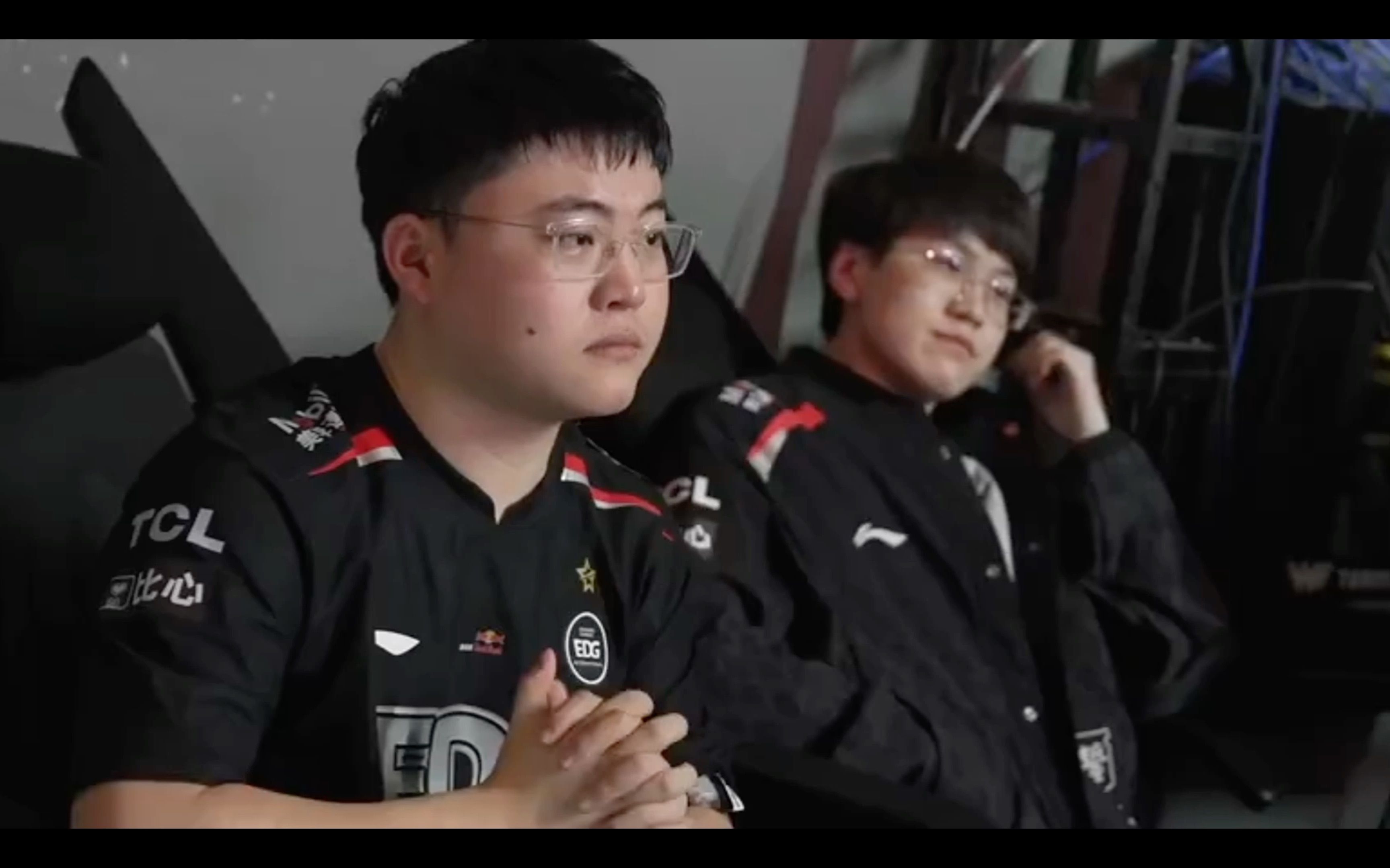 关于Uzi在法国队比赛中爆冷,问鼎冠军引发热议!的信息 关于Uzi在法国队比赛中爆冷,问鼎冠军引发热议!的信息