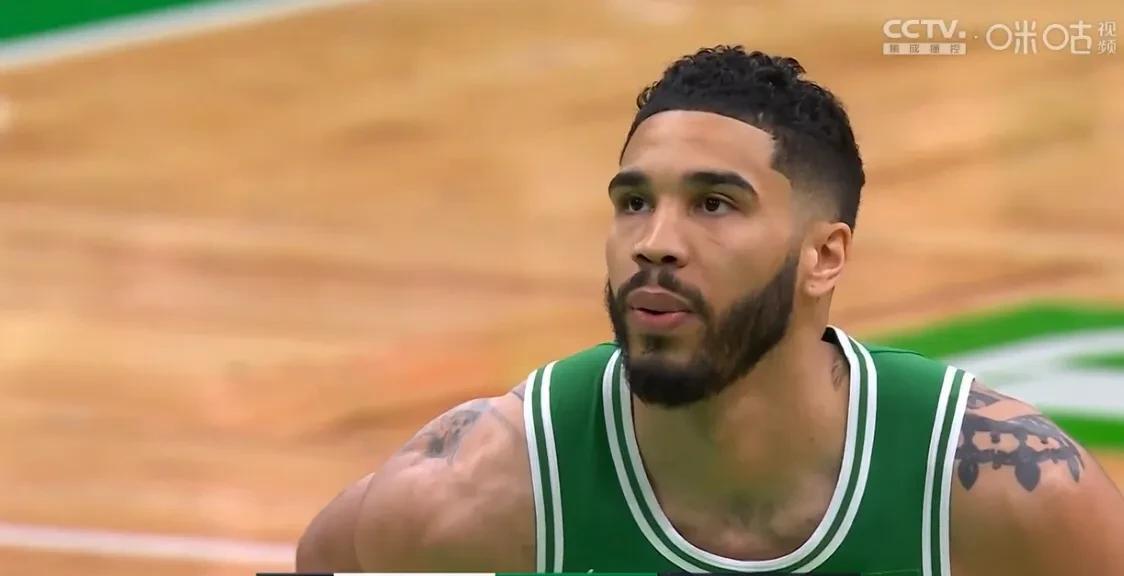 包含塔图姆回归赛场，挺进下一轮首场状态亮眼，快船观众沸腾！的词条