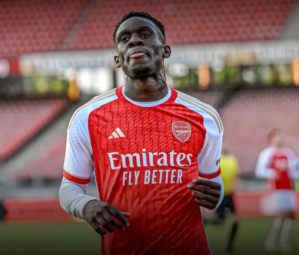 包含转会期社区盾焦点战，洛杉矶快船调整名单，更衣室稳定，控场能力受关注的词条