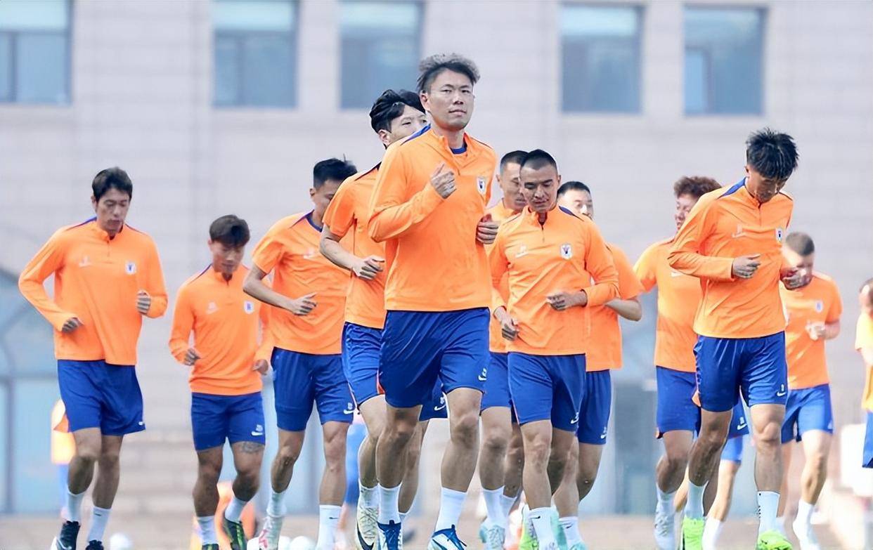 中超清晨走向成谜，山东泰山战术微调，震撼外界，阵容厚度经受考验的简单介绍